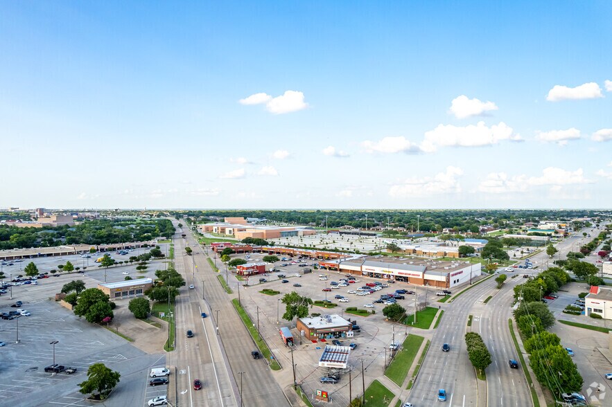 More Photos Of 204-206 N Greenville Ave, Allen Unknown For Lease