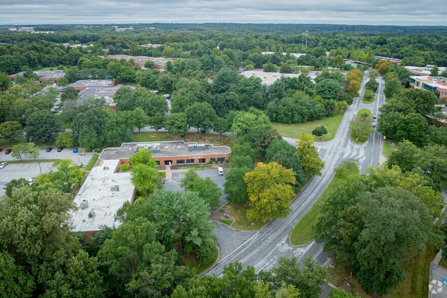 More Photos Of 10245-10255 Old Columbia Rd, Columbia Office For Sale