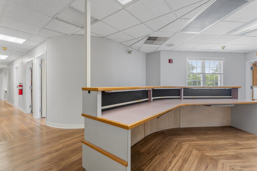 More Photos Of 320 Phillips St, North Kingstown Medical For Sale