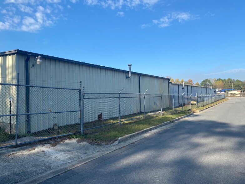 More Photos Of 104 Parsonage St, Mc Rae Distribution For Lease