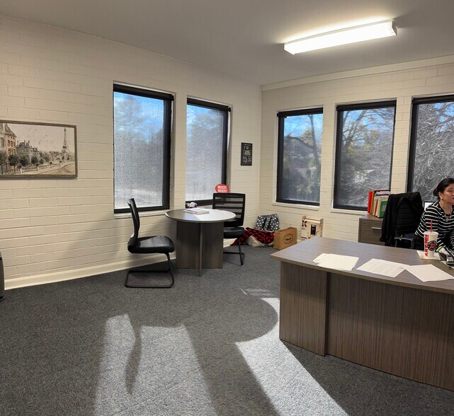 More Photos Of 2370 Vineville Ave, Macon-Bibb Office Residential For Lease