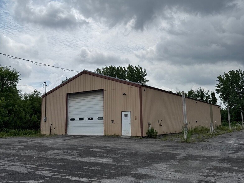 More Photos Of 4650 Buckley Rd, Liverpool Flex For Lease