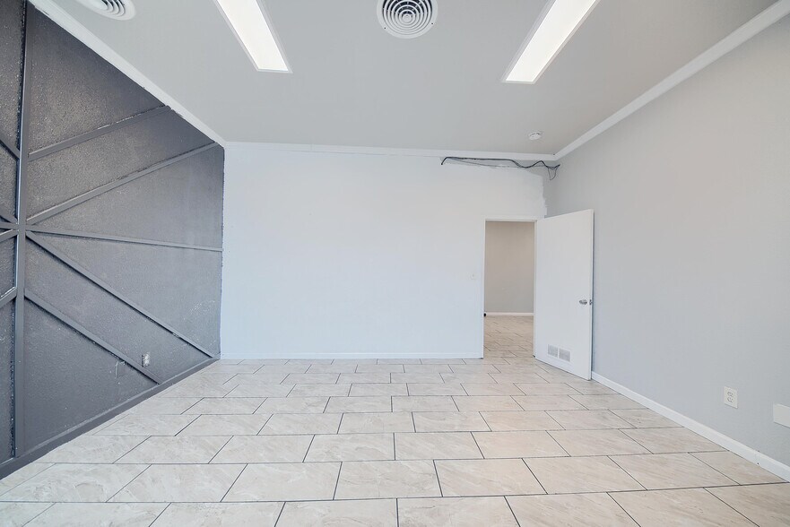 More Photos Of 33 E Magnolia St, Stockton Office For Lease