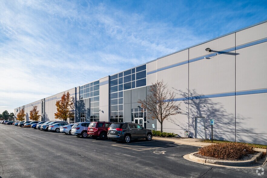 More Photos Of 5150 International Dr, Cudahy Unknown For Lease