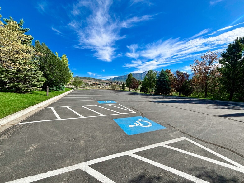 More Photos Of 11142 Highland Blvd, Highland Medical For Lease