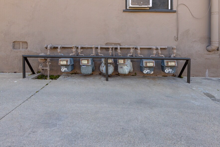 More Photos Of 913 S Wilton Pl, Los Angeles Apartments For Sale