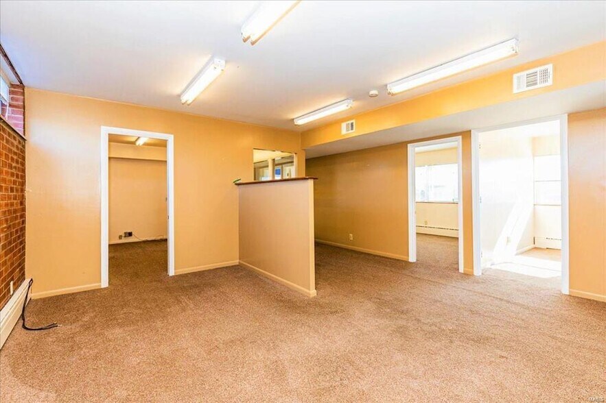 More Photos Of 9979 Watson Rd, Saint Louis Storefront Retail Office For Sale