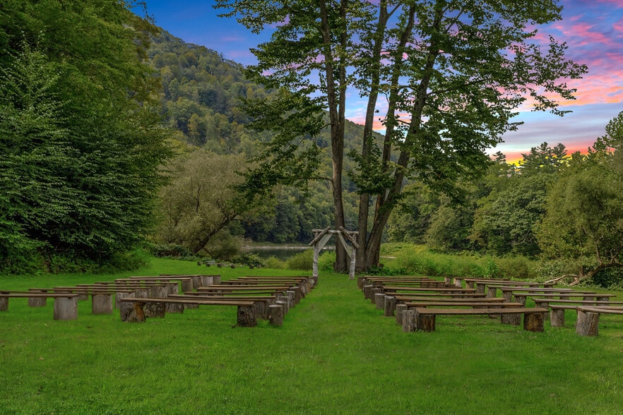 More Photos Of 1880 Bodoit Rd, Fishs Eddy Hotel For Sale