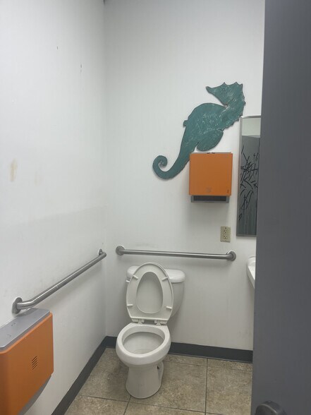 More Photos Of 13510-13520 Perkins Rd, Baton Rouge Storefront Retail Office For Lease