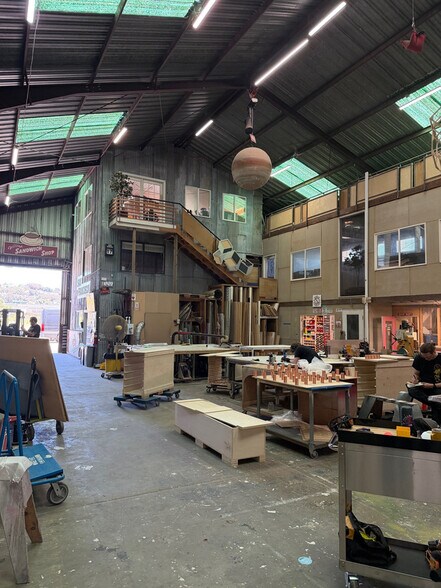 More Photos Of 1339 Yosemite Ave, San Francisco Warehouse For Lease