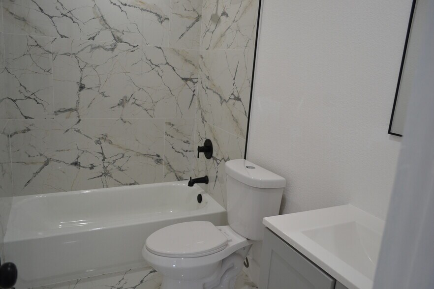 More Photos Of 940 NW 8th Ave, Pompano Beach Apartments For Sale
