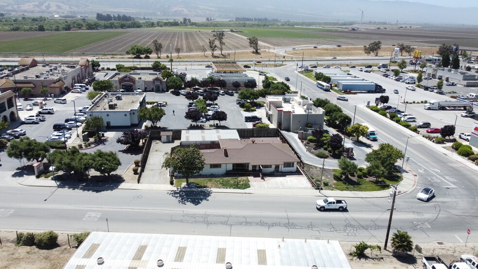 Primary Photo Of 311 Nestles Rd, Soledad Veterinarian Kennel For Sale