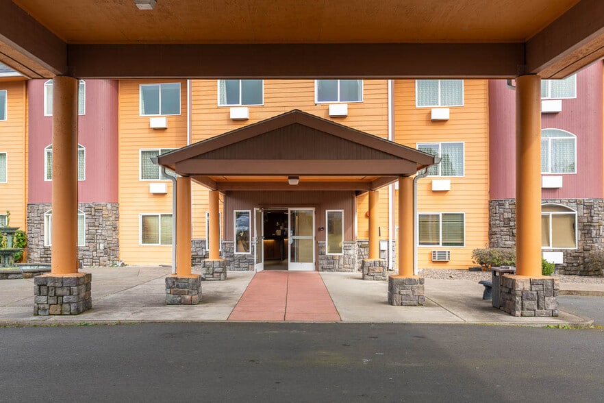 More Photos Of 550 SE Highway 101, Lincoln City Hotel For Sale