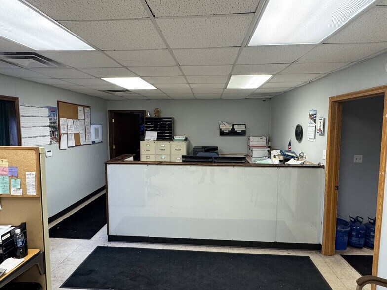 More Photos Of 912 S Metcalf St, Lima Industrial For Sale