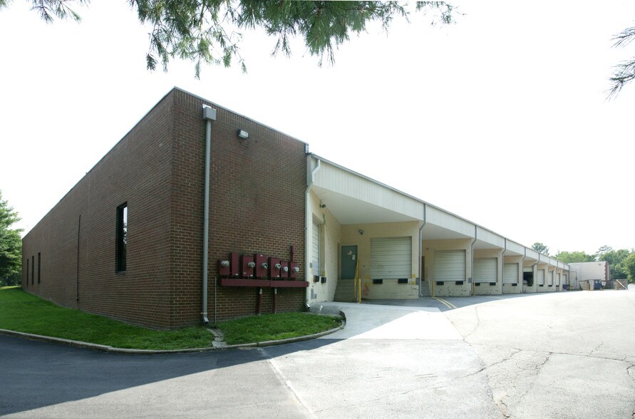 More Photos Of 3955-3979 Deep Rock Rd, Richmond Light Distribution For Lease