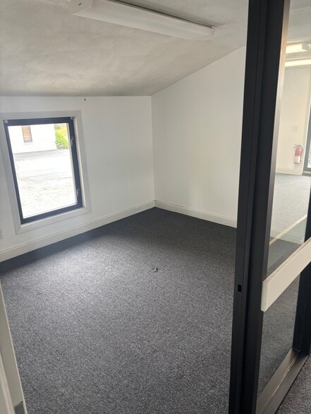 More Photos Of 2660 Warwick Ave, Warwick Office For Sale