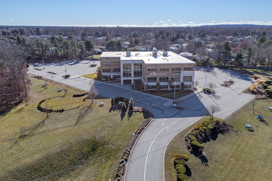 More Photos Of 1 Coastway Blvd, Warwick Office For Lease