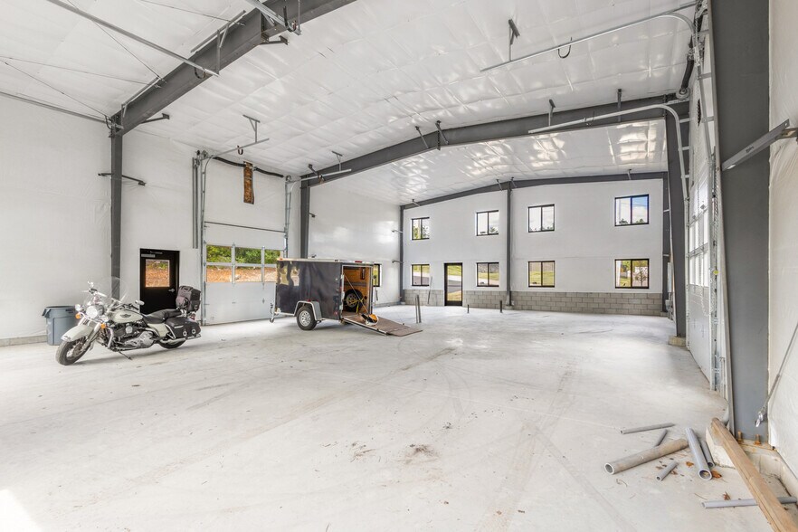 More Photos Of 4 David Rd, Norfolk Industrial For Sale