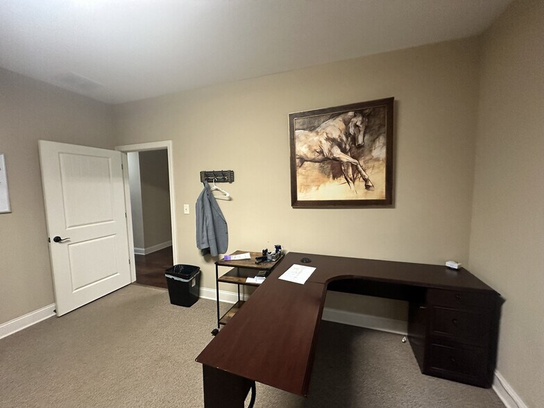 More Photos Of 102 Mary Alice Park Rd, Cumming Loft Creative Space For Lease