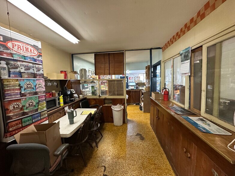 More Photos Of 209-215 E Pickens Rd, Pea Ridge General Retail For Sale
