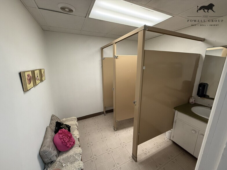 More Photos Of 4810 Avenue P, Lubbock Religious Facility For Sale