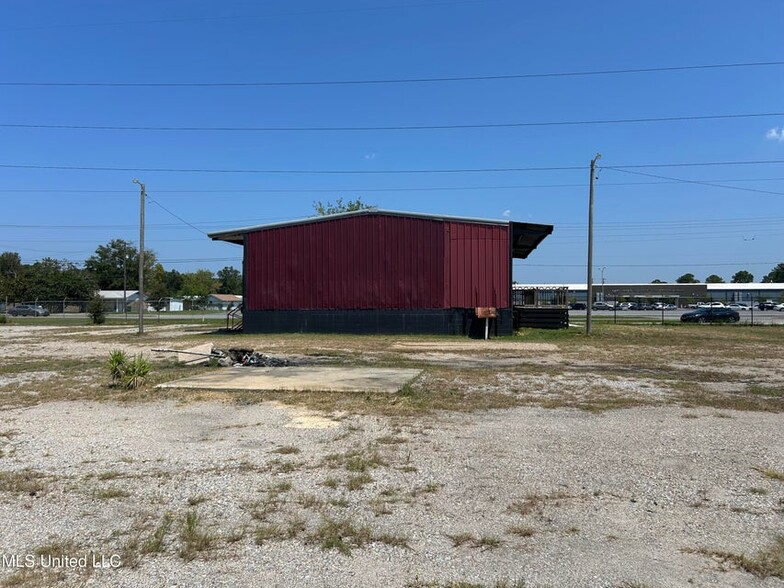 Primary Photo Of 4020 Jefferson Ave, Moss Point Distribution For Lease