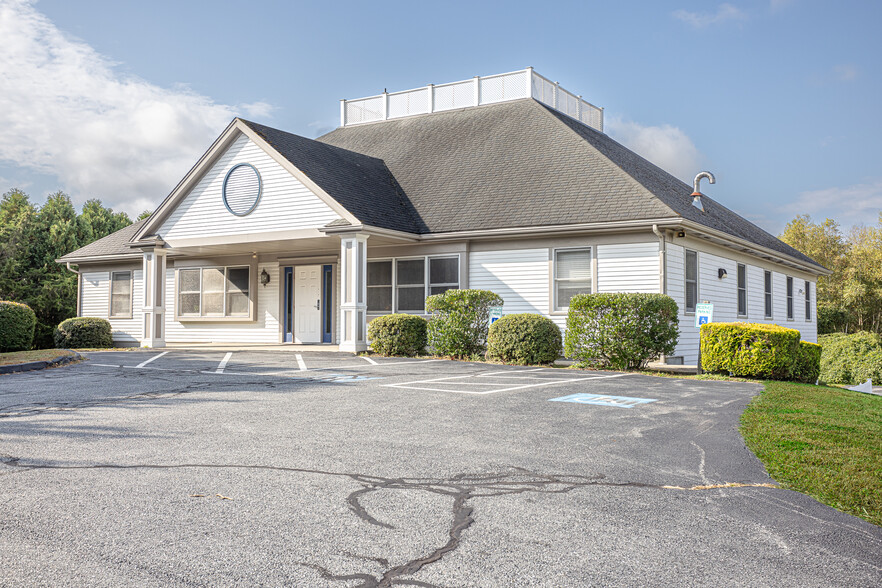 Primary Photo Of 345 Valley Rd, Middletown Medical For Sale