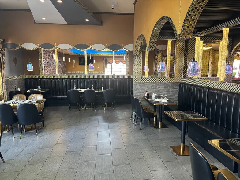 More Photos Of 394 W Virginia St, Crystal Lake Restaurant For Sale