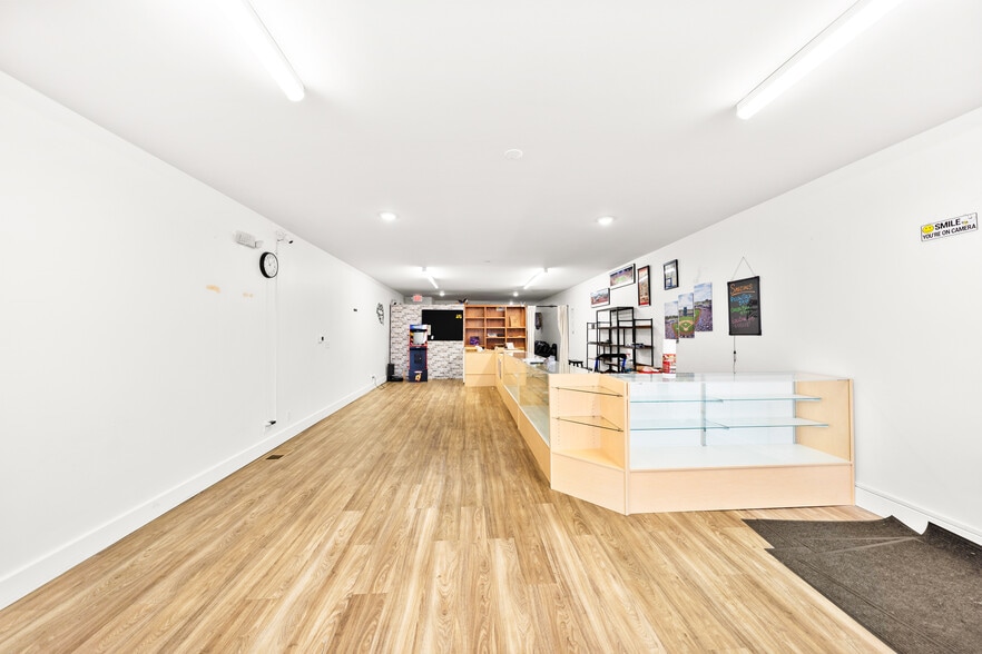 More Photos Of 5914 Troost Ave, Kansas City Flex For Lease