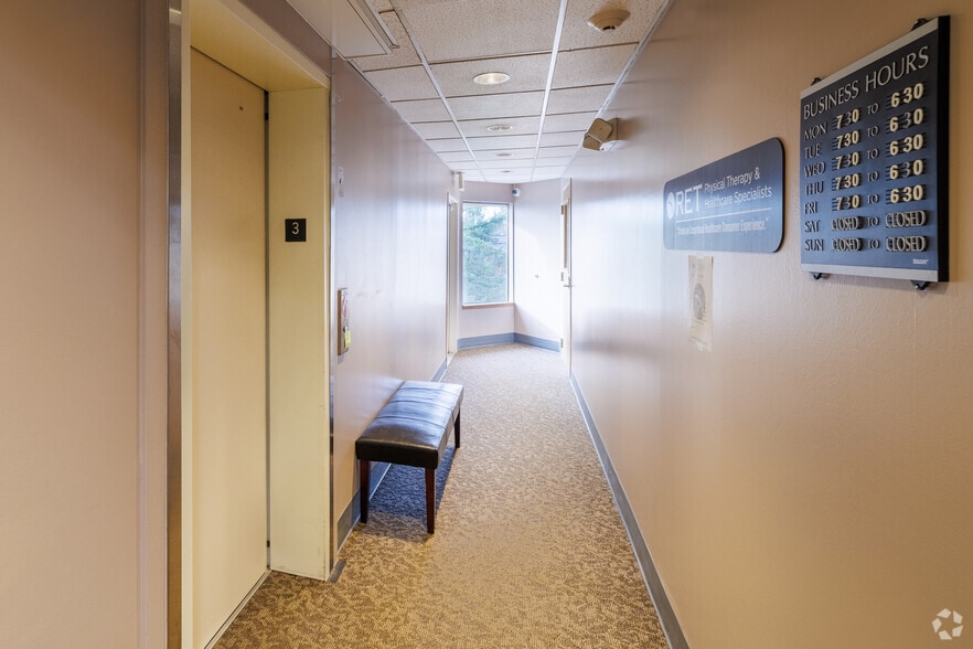 More Photos Of 11711 NE 12th St, Bellevue Office For Sale