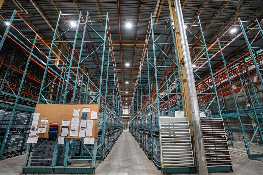 More Photos Of 3363 Davis Rd, Thorold Warehouse For Lease