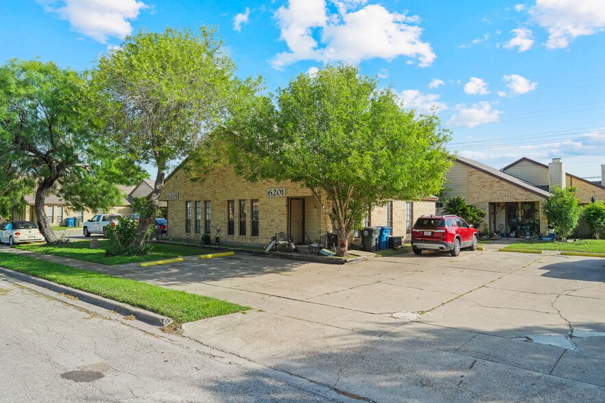 Primary Photo Of 6201 Wilderock Dr, Corpus Christi Multifamily For Sale