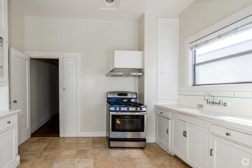 More Photos Of 5476 Vicente Way, Oakland Apartments For Sale