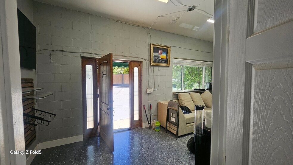 More Photos Of Dog Resort, Dog Hotel, Kennels, Dog Boarding, Tujunga Specialty For Lease