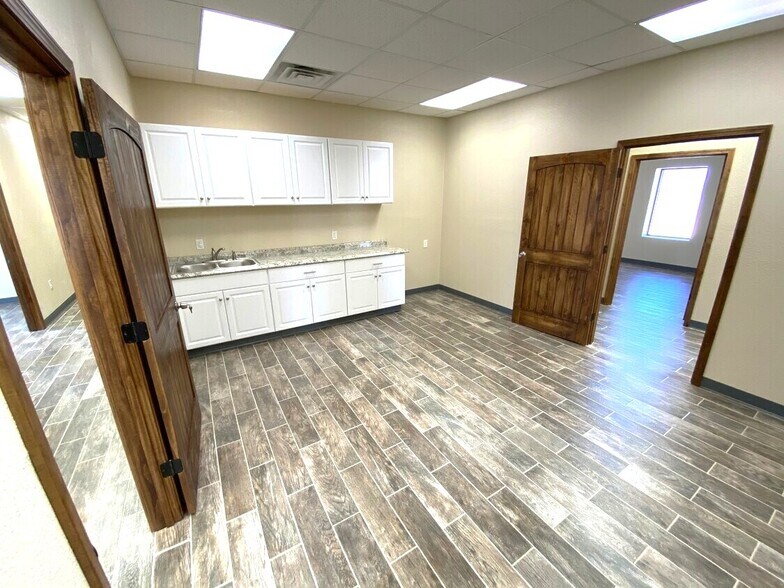 More Photos Of 4806 S County Road 1314, Odessa Industrial For Lease