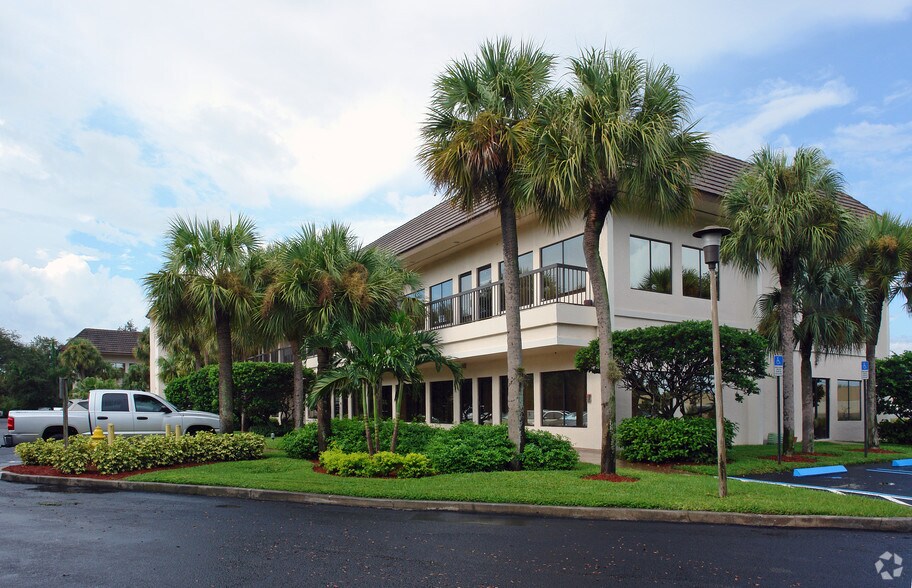 More Photos Of 600 Sandtree Dr, Palm Beach Gardens Office For Lease