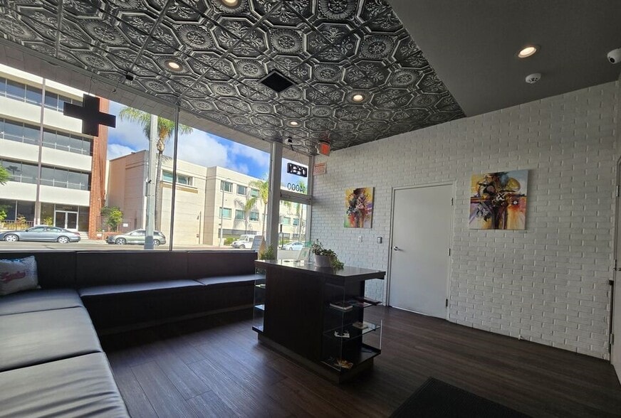 More Photos Of 14000 Ventura Blvd, Sherman Oaks Freestanding For Sale