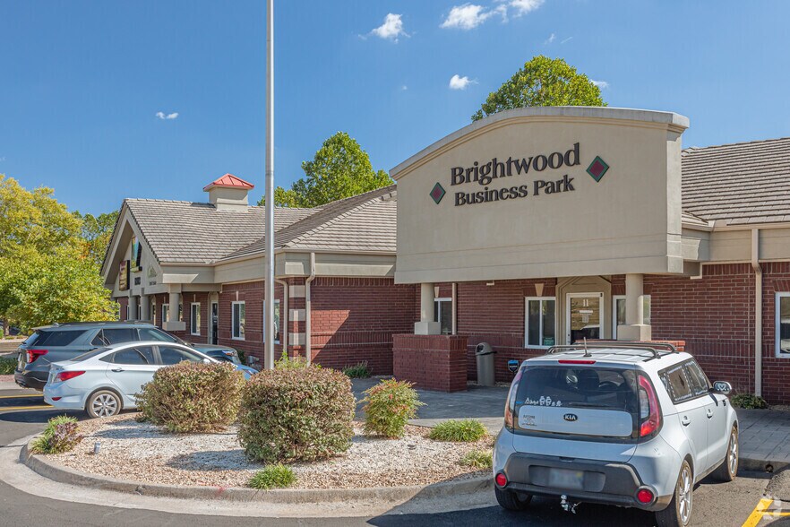 More Photos Of 1801 SW Regional Airport Blvd, Bentonville Unknown For Lease