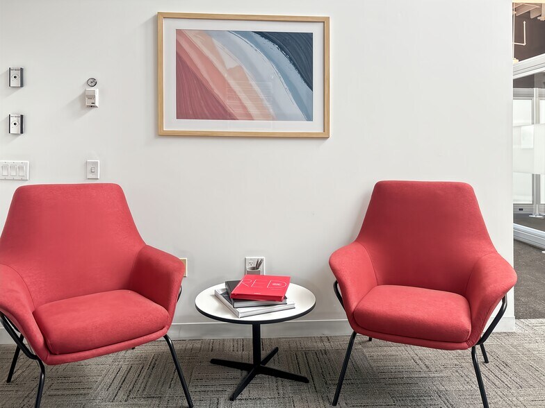 More Photos Of 49-55 Davis Sq, Somerville Coworking Space
