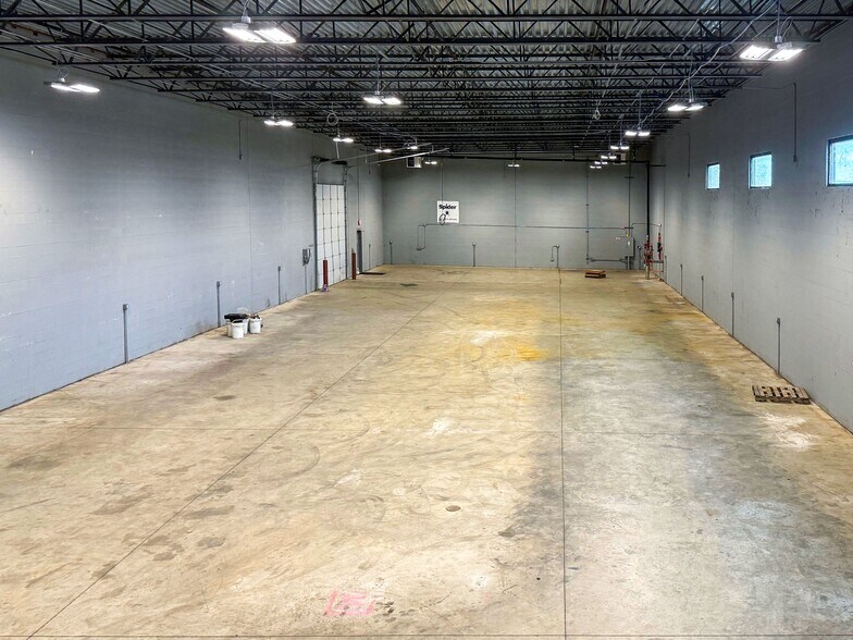 More Photos Of 15710 NE 65th St, Vancouver Warehouse For Lease