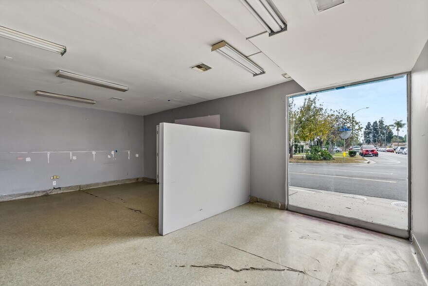 More Photos Of 2329-2335 W Sequoia Ave, Anaheim Storefront Retail Office For Lease