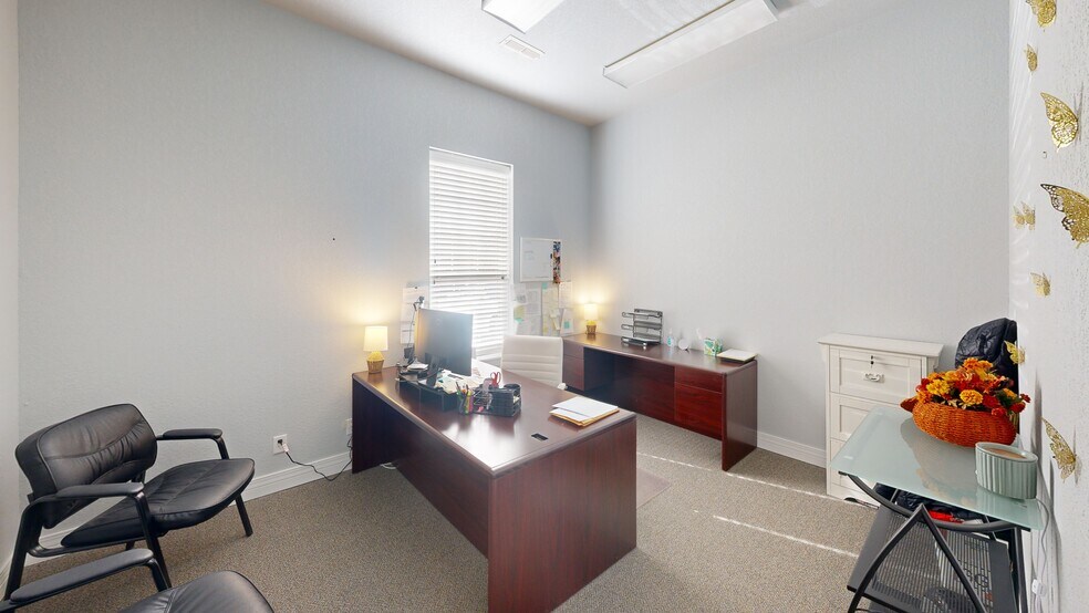 More Photos Of 2307 SE B St, Bentonville Office For Lease