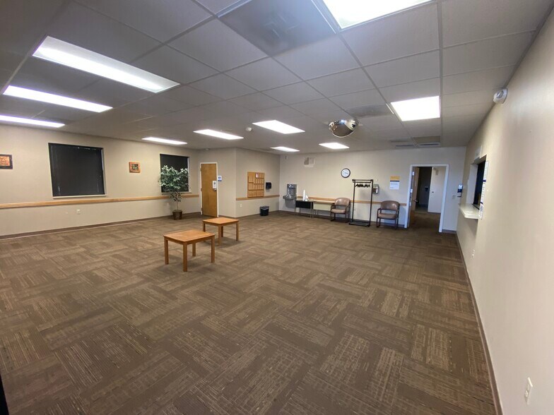 More Photos Of 2212 W Kearney St, Springfield Office For Sale