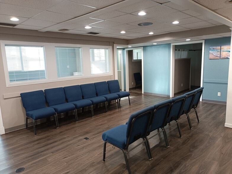 More Photos Of 4921 E State St, Rockford Office For Sale