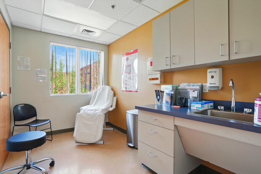 More Photos Of 91 Washington St, Taunton Medical For Lease