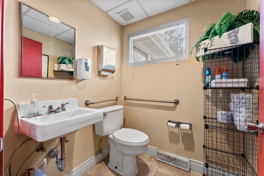 More Photos Of 940 Beaver Grade Rd, Coraopolis Office Residential For Sale