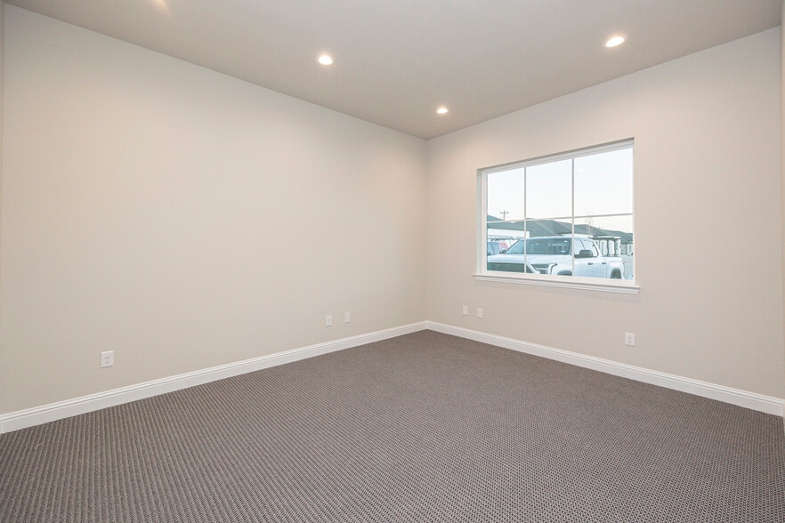 More Photos Of 6000 Alma Rd, McKinney Office For Lease