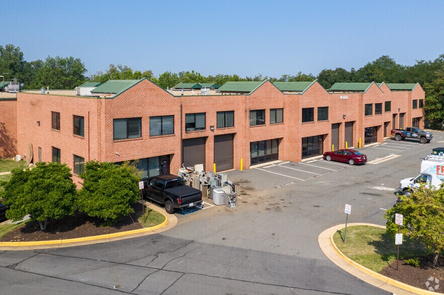 Primary Photo Of 45681 Oakbrook Ct, Sterling Light Manufacturing For Sale