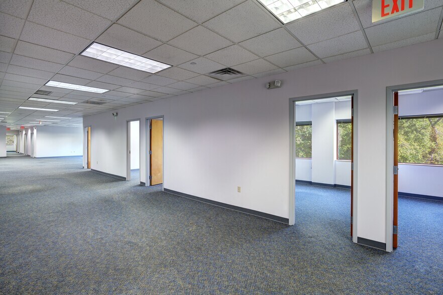 More Photos Of 5 Vaughn Dr, Princeton Office For Sale