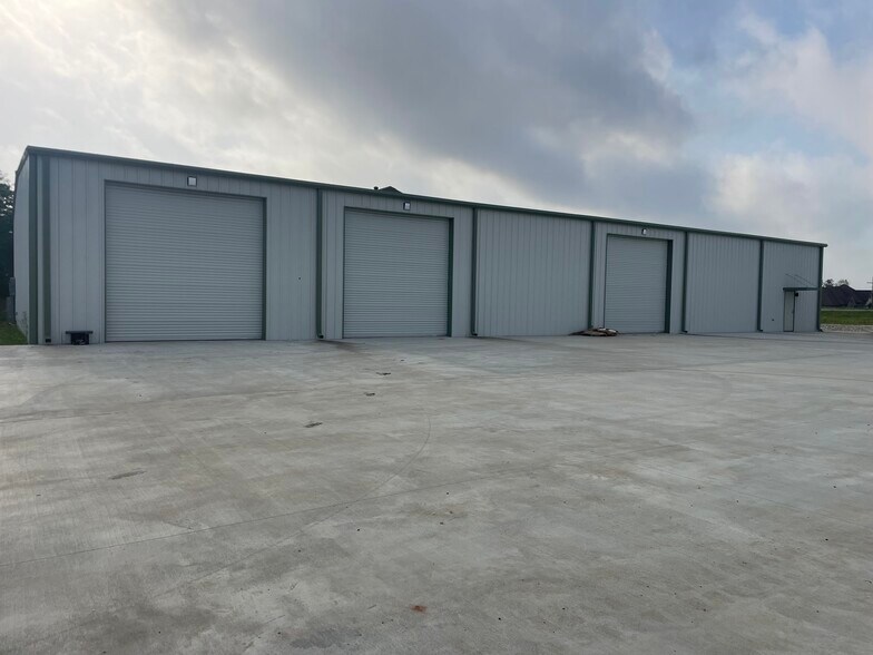 More Photos Of 2023 H O Mills hwy, Port Arthur Warehouse For Lease